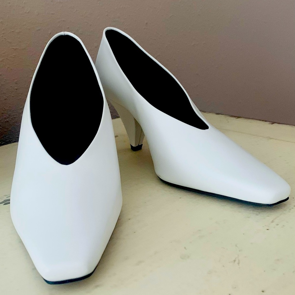 NEOUS 👡 S O L D